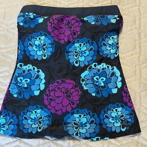 Sz M  Swimwear Bundle: 3 Bandeau Swim Tops and 2 Coverups. New Condition.